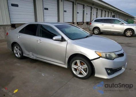 2012 Toyota Camry Base z USA, uszkodzony, nr VIN 4T1BF1FK3CU115982